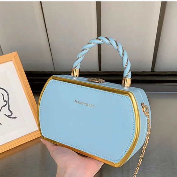 Purse - Picture 4 of 7